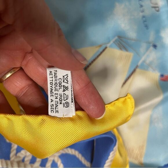 Louis Vuitton limited edition scarf - preowned - Picture 9 of 9